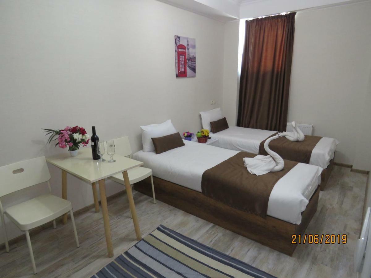 Atlas Hotel Тбілісі Екстер'єр фото